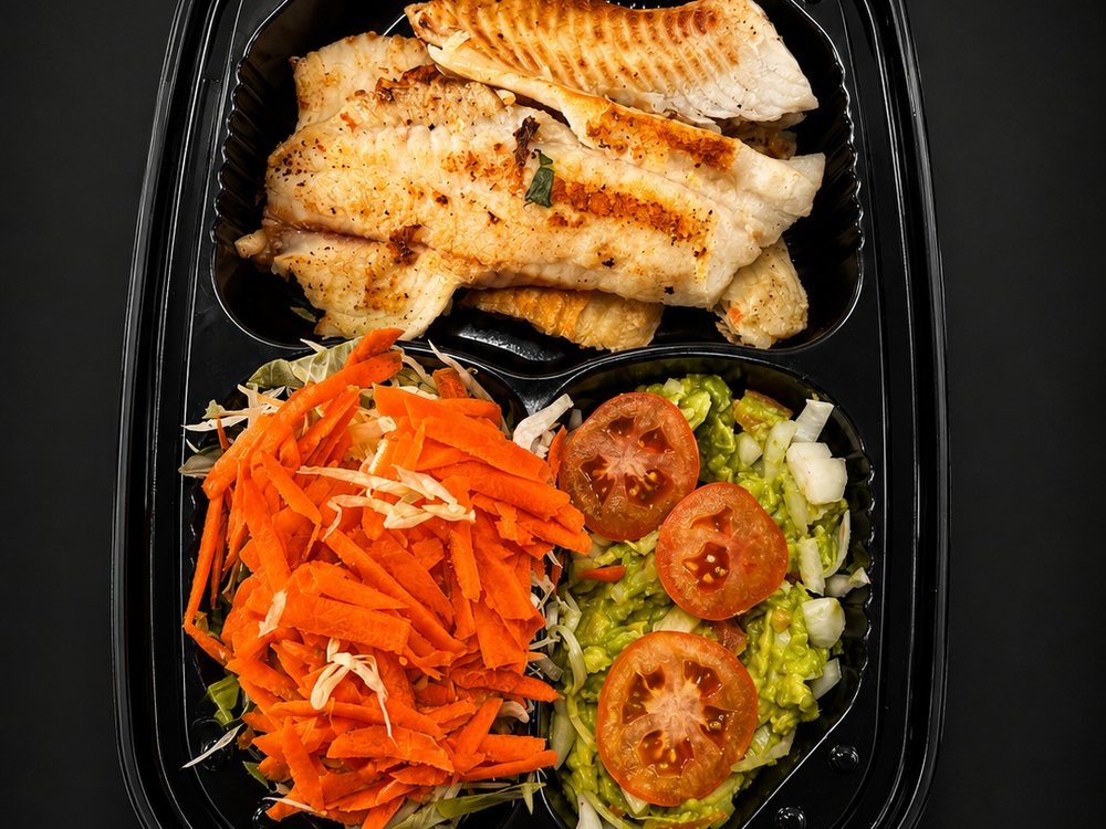 Filete de Pescado con Ensalada